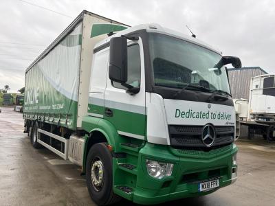 2018 (18) Mercedes Actros 6x2 curtainsider